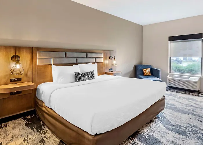 Hotel Western & 2*